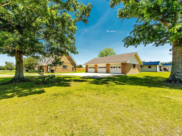 220 Guidry St, Bourg, LA 70343