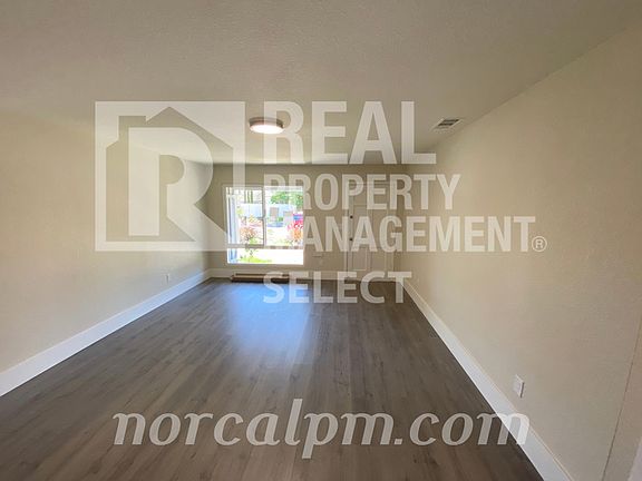 4th image of 2557 Michelle Dr