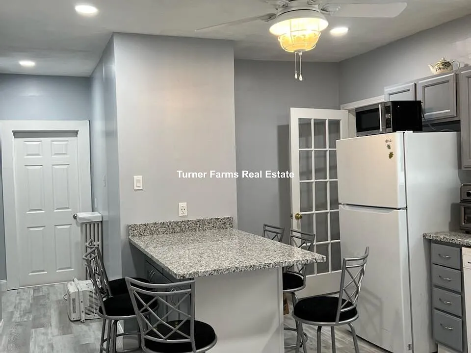 109 North St #1L