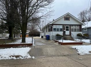 6734 12th Ave, Kenosha, WI 53143