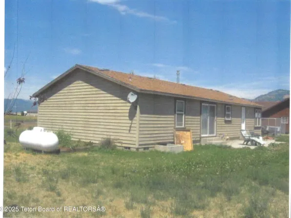 209 W Mill Cir, Alpine, WY 83128