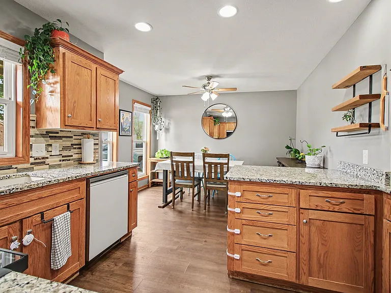 4615 Springview Dr — Photo 5