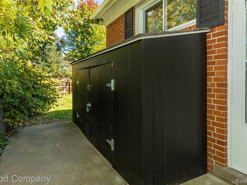 938 Edgewood Dr, photo 30