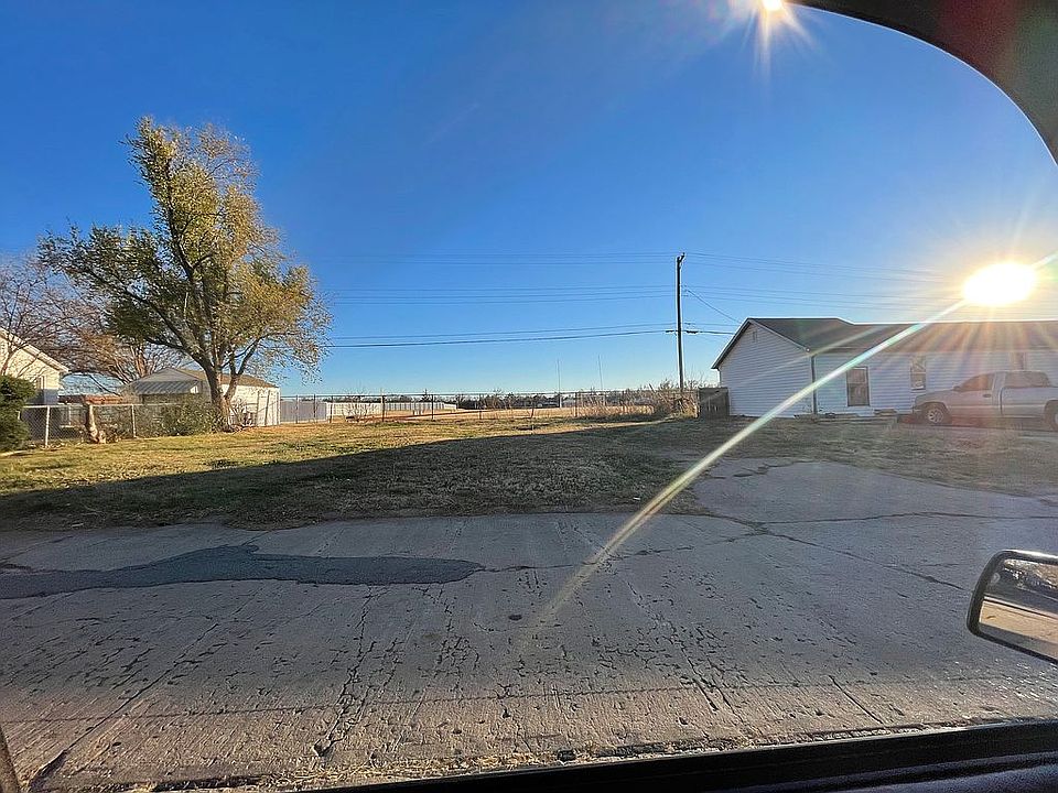 2nd image of 18 SE 52nd St