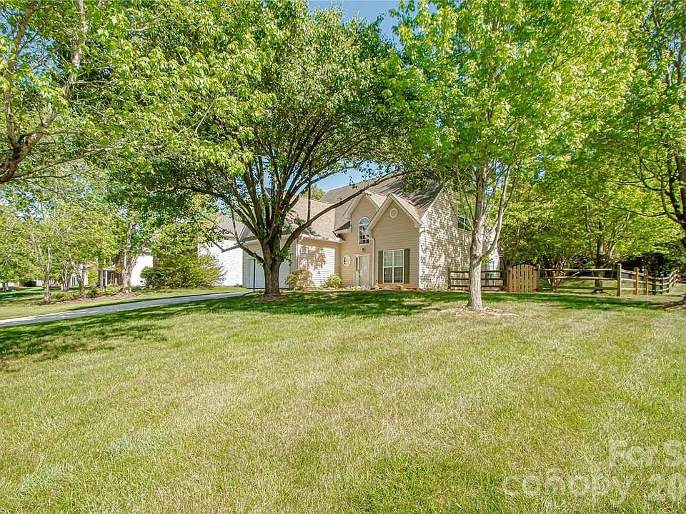 1621 Mountain Ashe Ct, Matthews, NC 28105 | Zillow