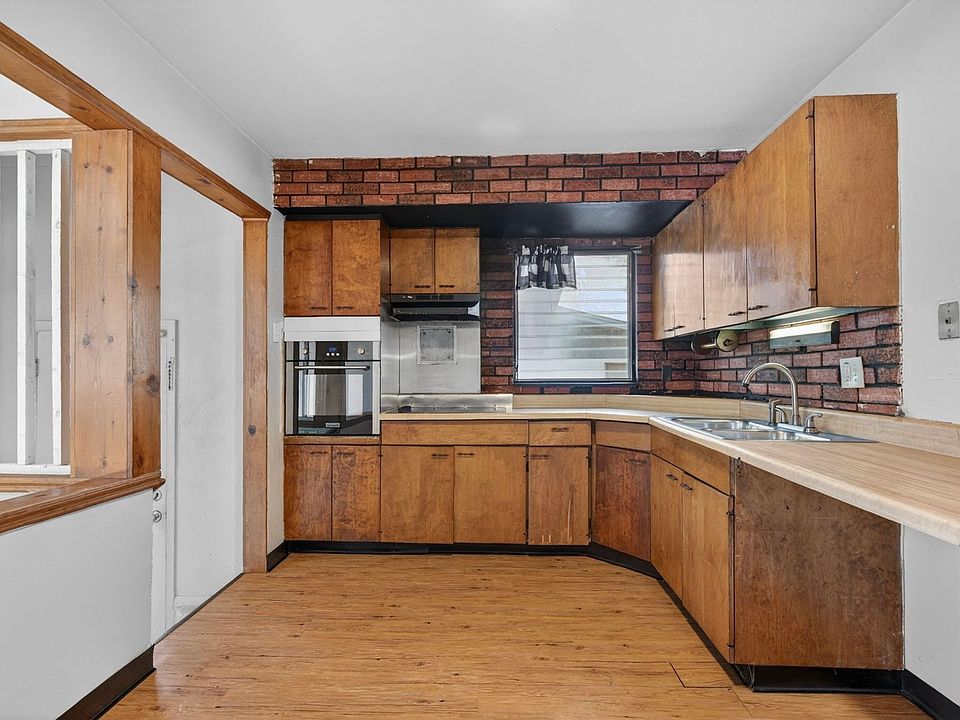 1st image of 724 Shepley Dr #4