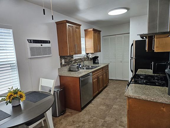 4th image of 2741 G St