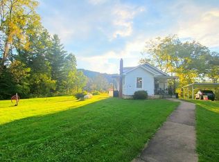15896 Midland Trl, Ansted, WV 25812