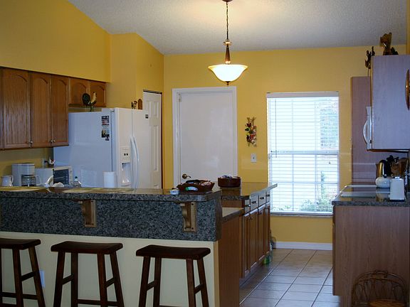 Breakfast Bar to Kitchen