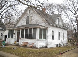 1009 2nd St, Henry, IL 61537