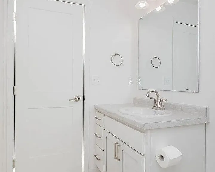 1521 Keystone Cir NE — Photo 28