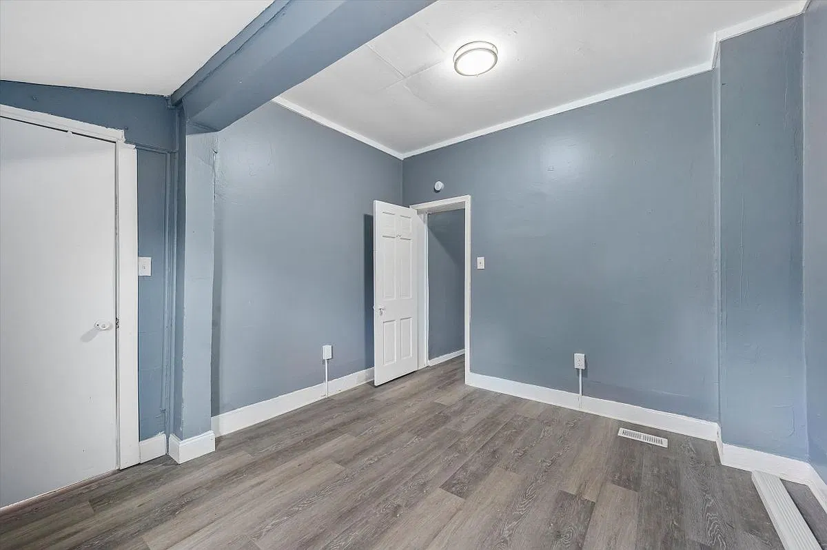 5 bed, 1.0 bath, 1516 sqft, $1,800 — Photo 4