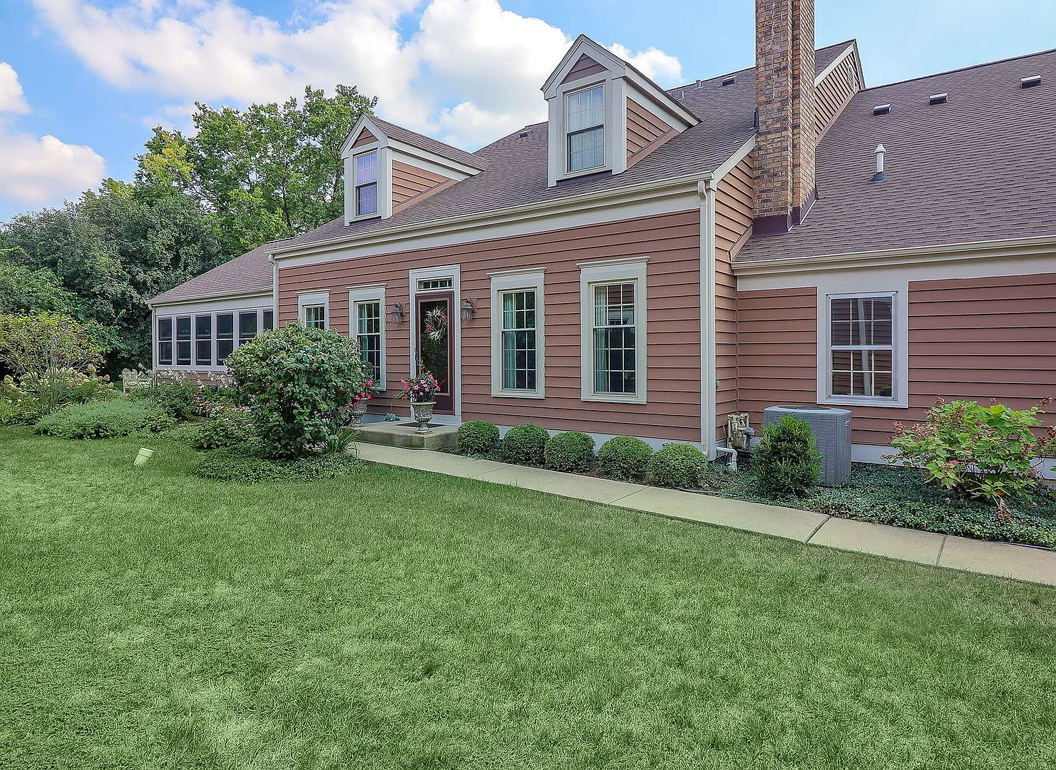 1591 Stonebridge Trl photo 1