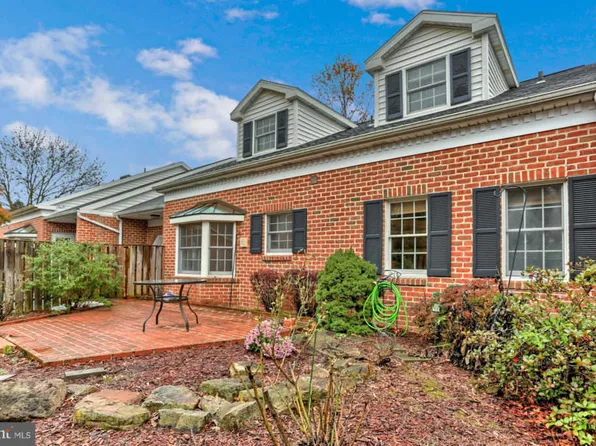2014 Wyntre Brooke Dr, York, PA 17403
