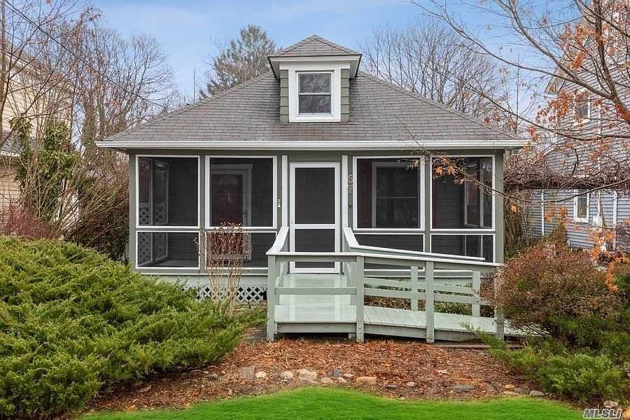 67 Collins Ave Sayville NY Zillow