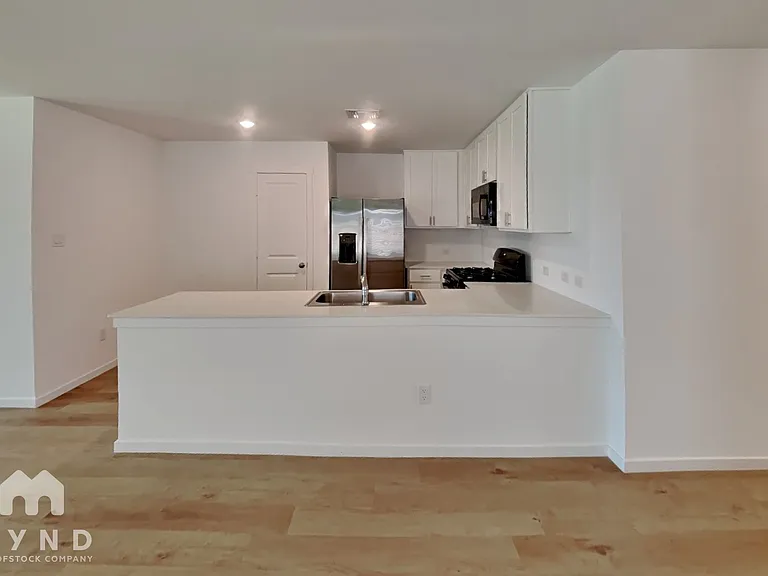 9624 NW 123rd St — Photo 4