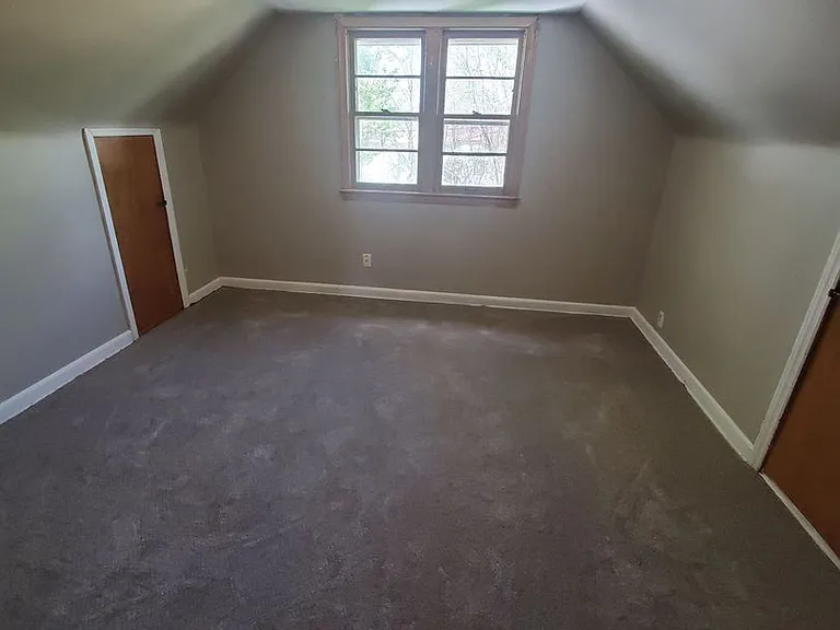 5111 N Hopkins St — Photo 3