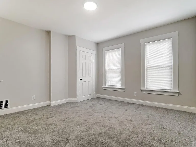 294 Dakota Ave — Photo 15