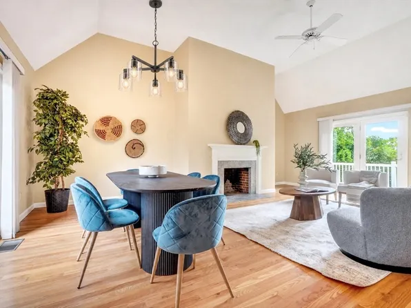 35 Mitchell Grant Way #35, Bedford, MA 01730