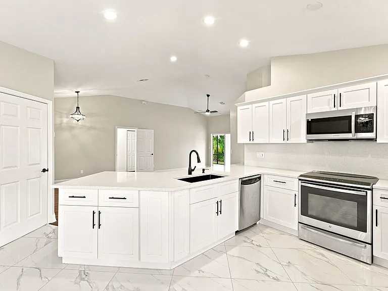 3708 Kent Dr — Photo 8
