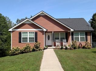 1917 Old County House Rd, White Bluff, TN 37187