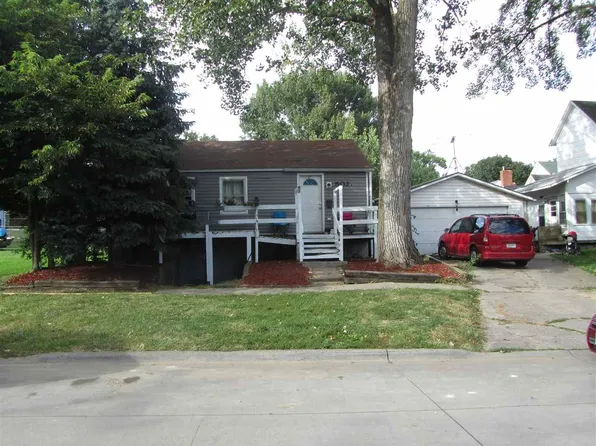 502 16th Ave N, Clinton, IA 52732