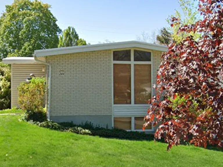 1246 E Roosevelt Ave — Photo 1