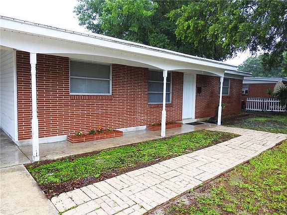 3rd image of 3011 Pinedale Ave