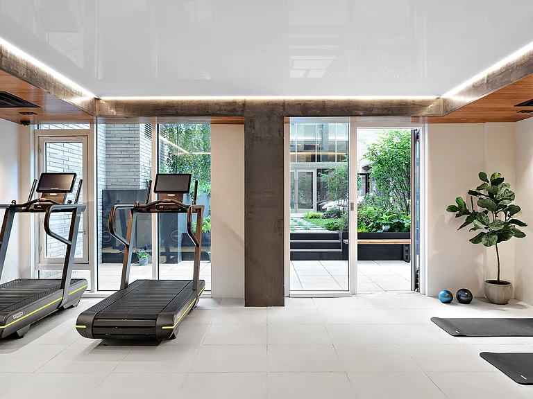 505 W 43rd St #6K — Photo 12