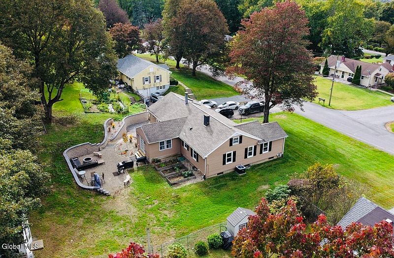3rd image of 19 Starr Road