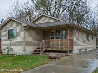 2805 Maple St, Des Moines, IA 50317