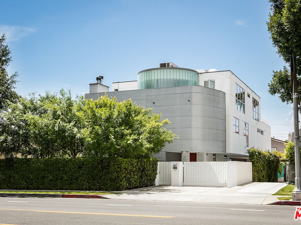 1st image of 429 N Larchmont Blvd