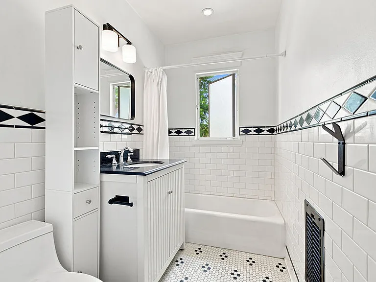 1615 N Laurel Ave #214 — Photo 19