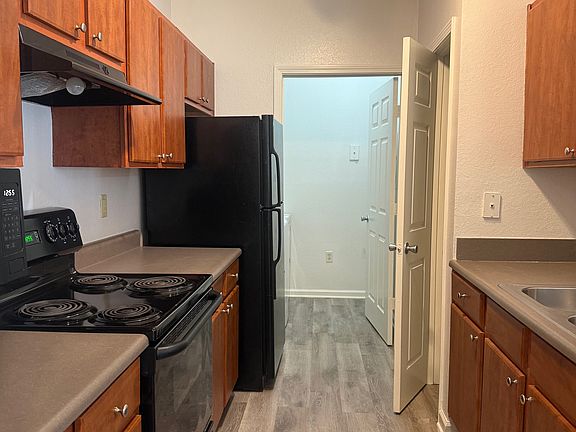 5th image of 200 Vista Lake Dr APT 1