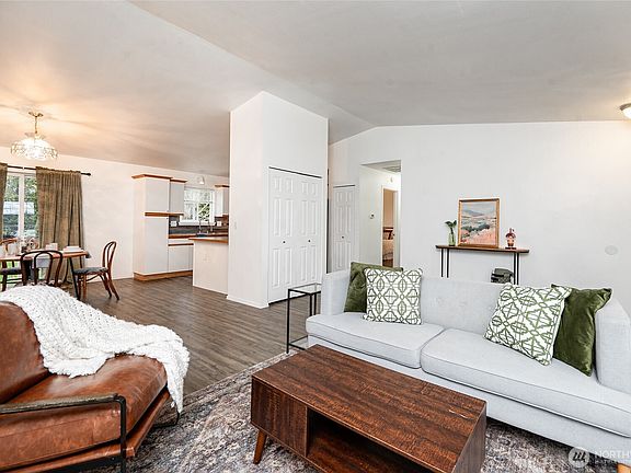 4th image of 6185 Pacific Heights Drive