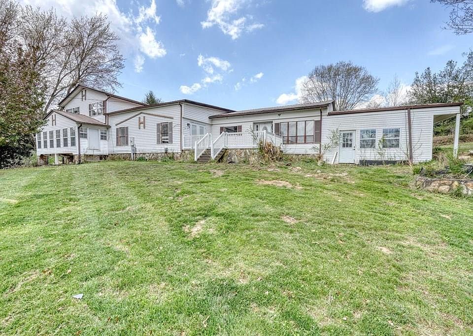 1st image of 211 Ada St