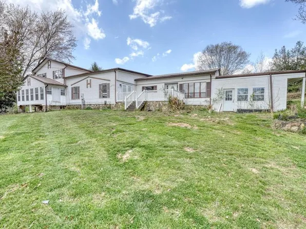 211 Ada St, Blue Ridge, GA 30513