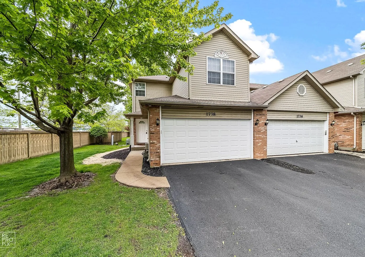 End Unit Three Bedroom Two and a Half Bath in North Naperville — Photo 1