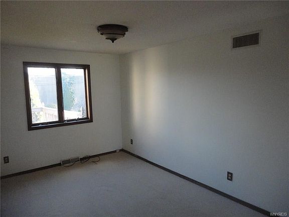 5th image of 301 Lakewood Pkwy