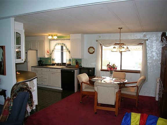 4th image of 3611 I St NE Unit 158