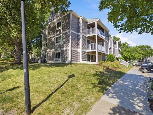 1001 Autumn Woods Ln APT 109, Virginia Beach, VA 23454