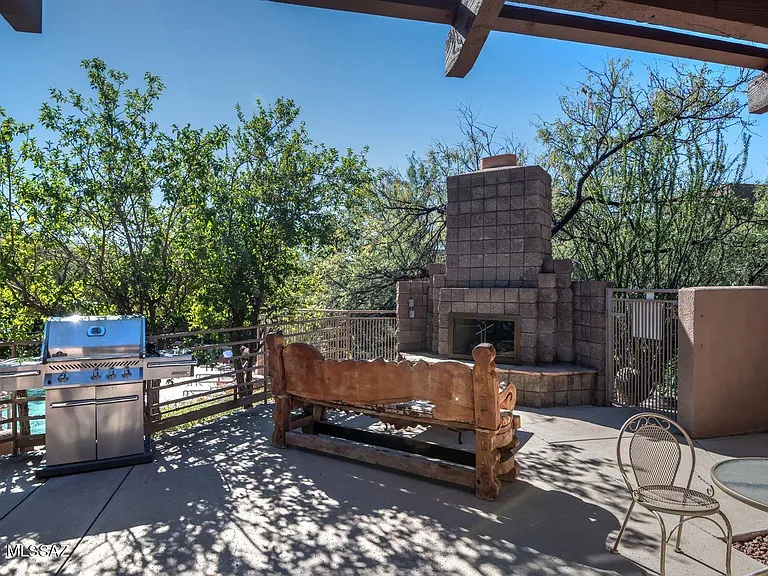6655 N Canyon Crest Dr #1107 — Photo 31