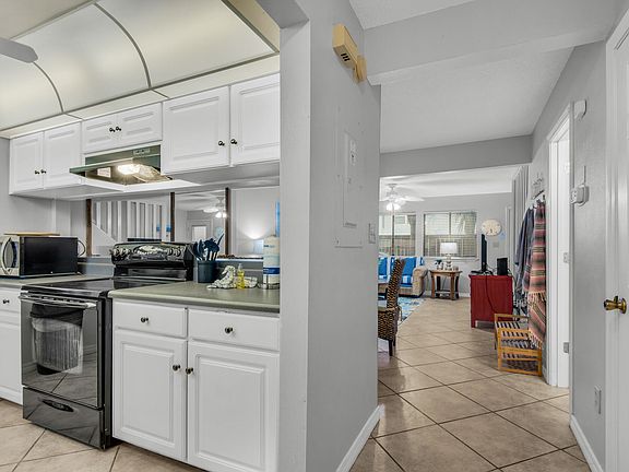 3rd image of 8443 Gulf Blvd APT F26