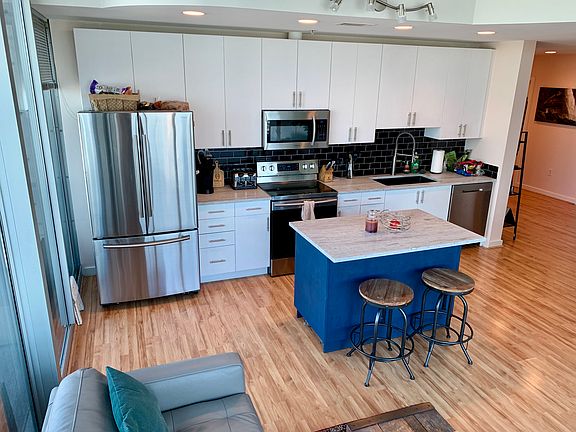 4th image of 777 N Ashley Dr Unit 1715