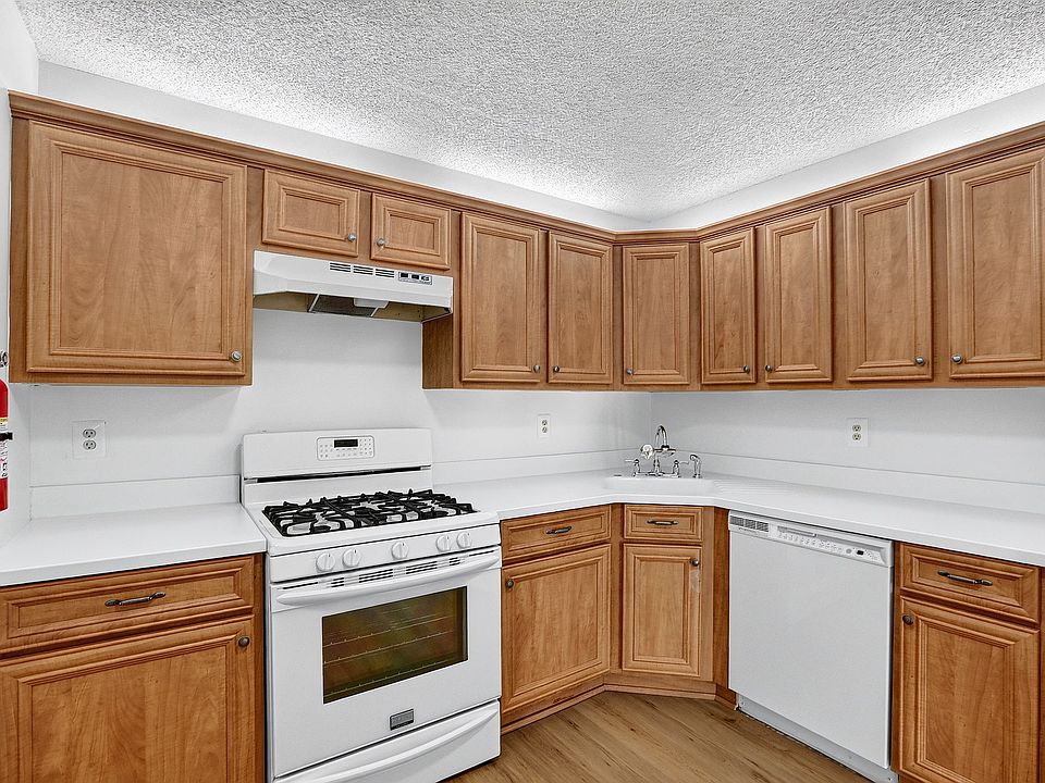 1st image of 61 Aspen Ct