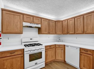 61 Aspen Ct, Hamilton, NJ 08619