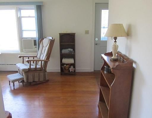 3rd image of 54 Marilyn Ave