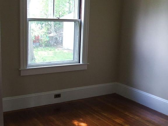 2nd image of 216 Narragansett St #1ST