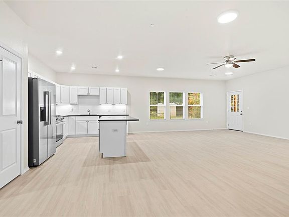 5th image of 232 E Abbot Ln