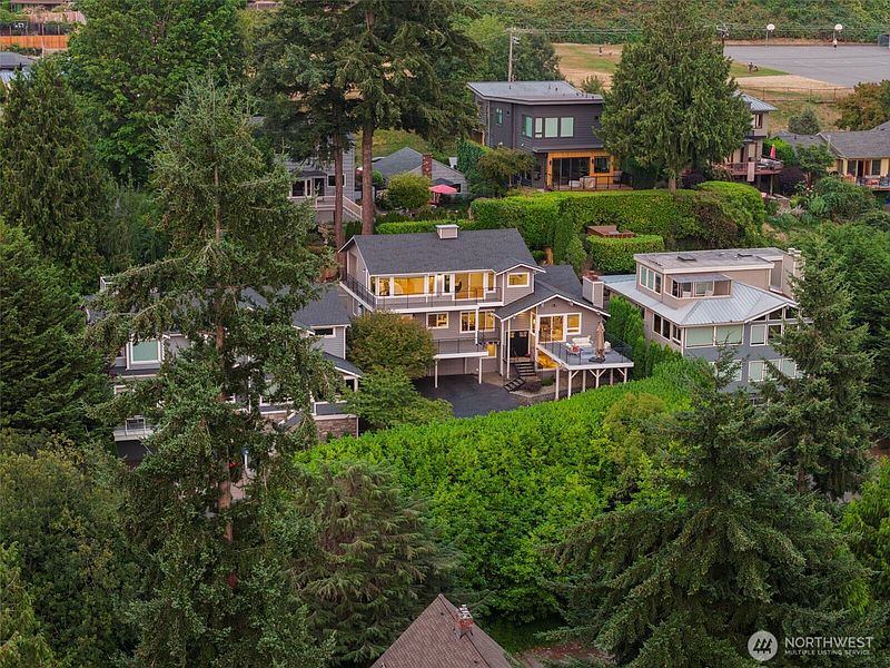 2nd image of 9226 25th Avenue NW